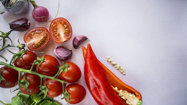Fresh tomatoes, garlic and chili